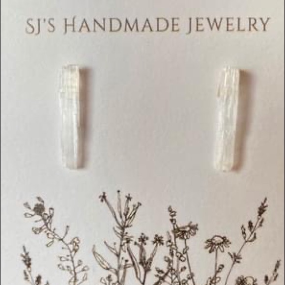 NWT Selenite Blade Crystal Stud Earrings - Picture 2 of 9